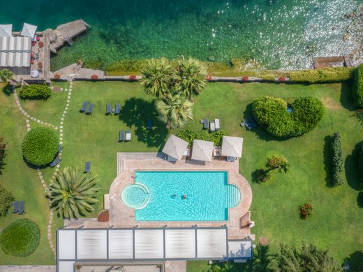 Lavoro + vacanze nel nostro b&b a Gardone Riviera Lavoro + vacanze nel nostro b&b a Gardone Riviera