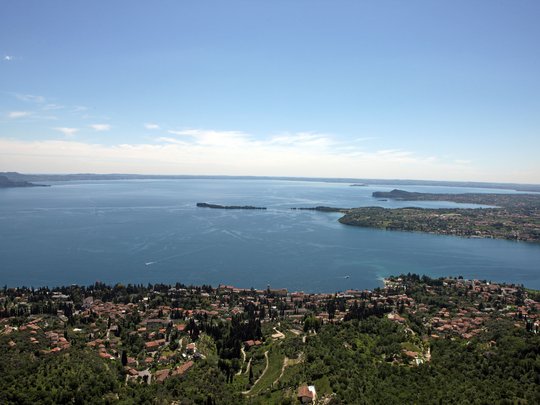 Vlla Capri: il vostro hotel di lusso sul Lago di Garda Vlla Capri: il vostro hotel di lusso sul Lago di Garda