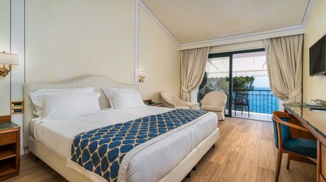 The prettiest pictures of Villa Capri and surroundings The prettiest pictures of Villa Capri and surroundings