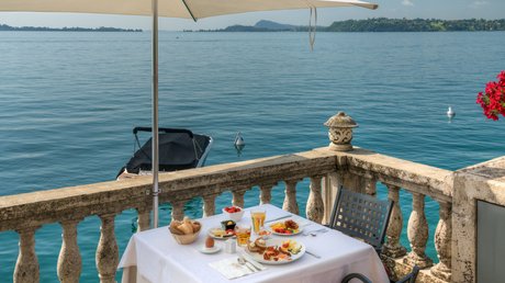 The prettiest pictures of Villa Capri and surroundings The prettiest pictures of Villa Capri and surroundings