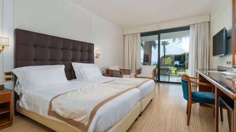 The prettiest pictures of Villa Capri and surroundings The prettiest pictures of Villa Capri and surroundings