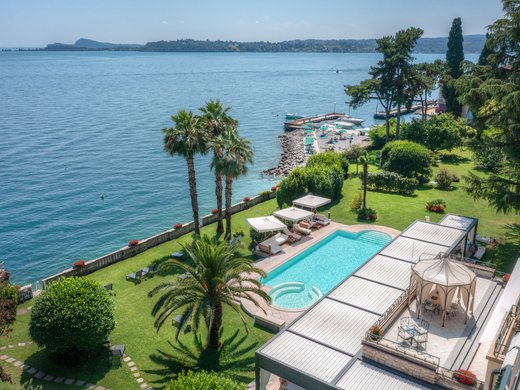 Unzählige Wasseraktivitäten am Gardasee Unzählige Wasseraktivitäten am Gardasee