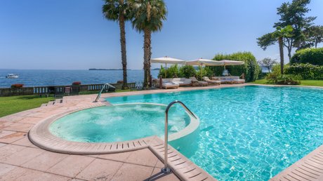 The prettiest pictures of Villa Capri and surroundings The prettiest pictures of Villa Capri and surroundings