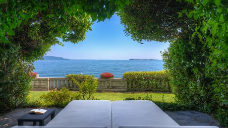 The prettiest pictures of Villa Capri and surroundings The prettiest pictures of Villa Capri and surroundings