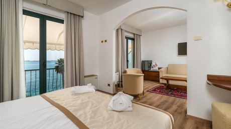 The prettiest pictures of Villa Capri and surroundings The prettiest pictures of Villa Capri and surroundings