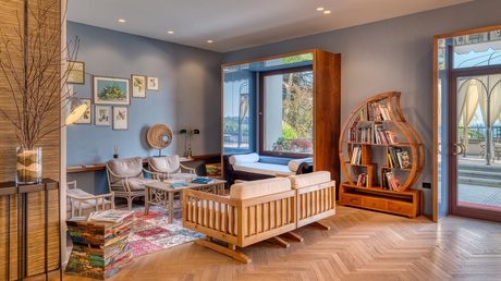 The prettiest pictures of Villa Capri and surroundings The prettiest pictures of Villa Capri and surroundings