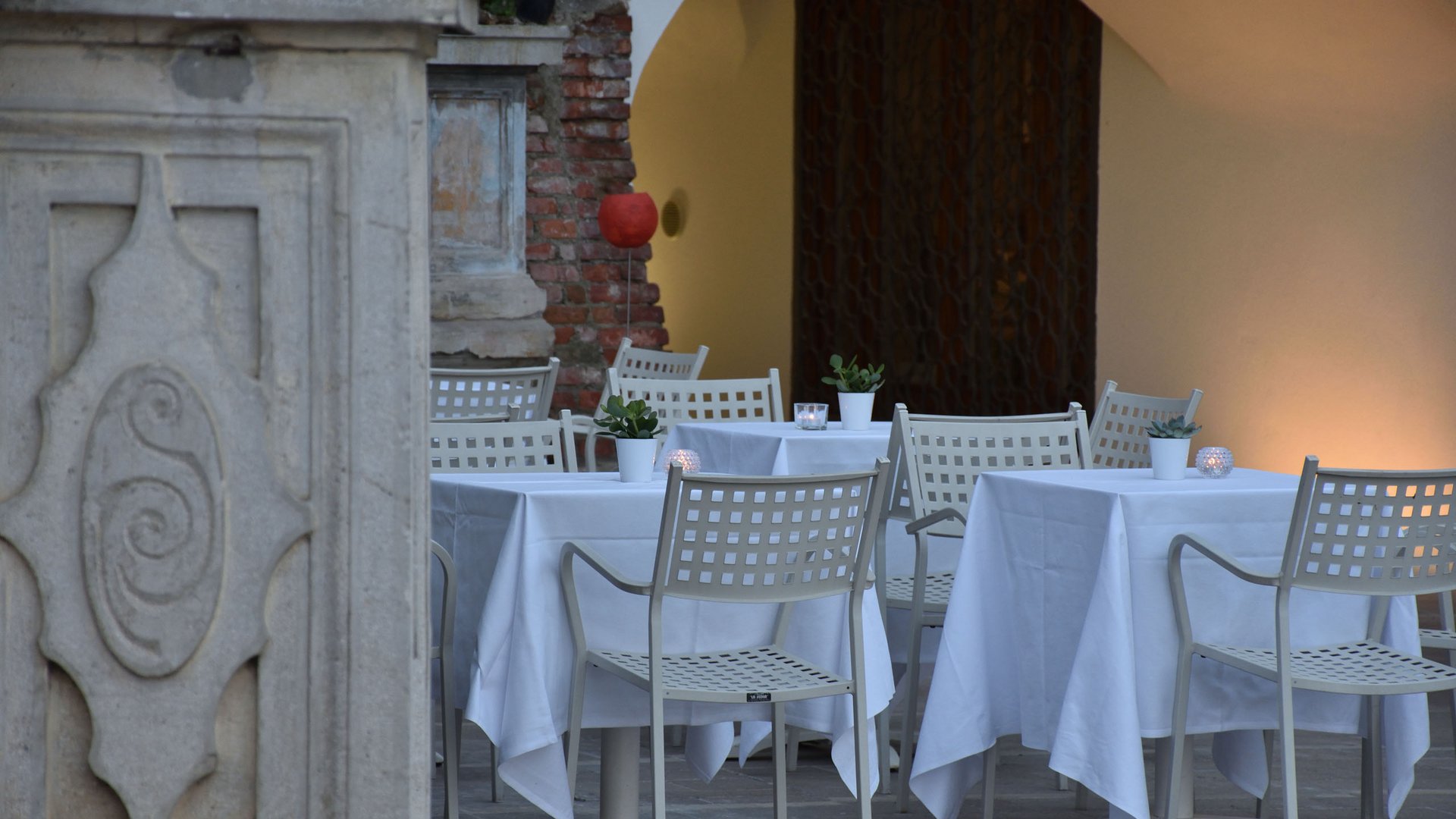 Restaurant recommendations around your hotel at Lake Garda