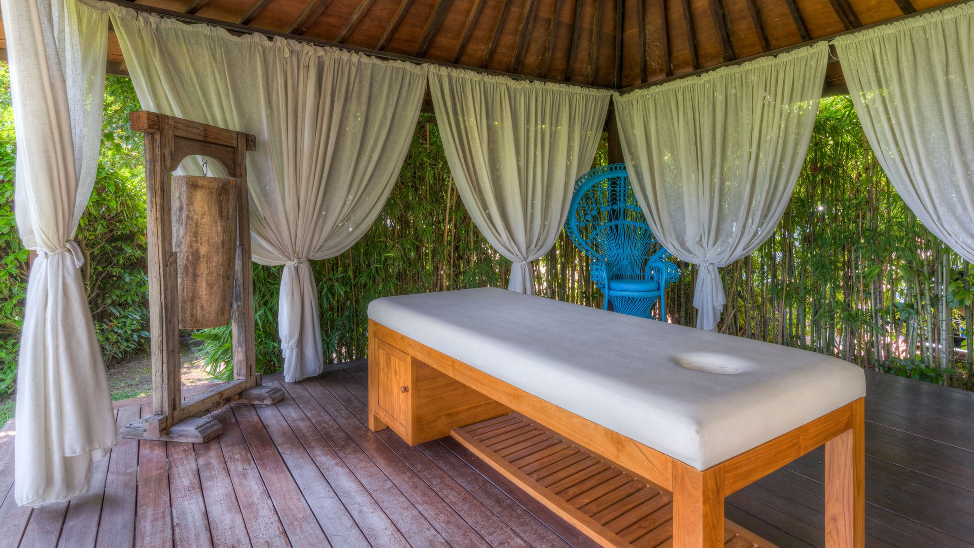 Lavorare a Villa Capri Lavorare a Villa Capri