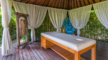 The prettiest pictures of Villa Capri and surroundings The prettiest pictures of Villa Capri and surroundings