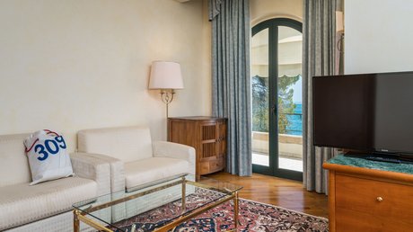 The prettiest pictures of Villa Capri and surroundings The prettiest pictures of Villa Capri and surroundings