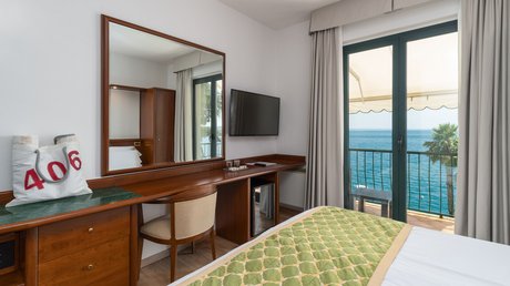 The prettiest pictures of Villa Capri and surroundings The prettiest pictures of Villa Capri and surroundings