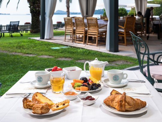 A charming bed and breakfast concept in Gardone Riviera A charming bed and breakfast concept in Gardone Riviera