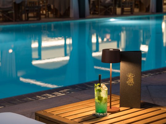 Il bistrò del nostro albergo con piscina sul Lago di Garda Il bistrò del nostro albergo con piscina sul Lago di Garda