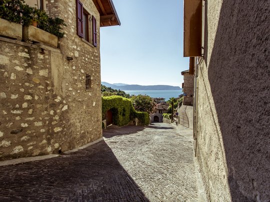 Vlla Capri: il vostro hotel di lusso sul Lago di Garda Vlla Capri: il vostro hotel di lusso sul Lago di Garda