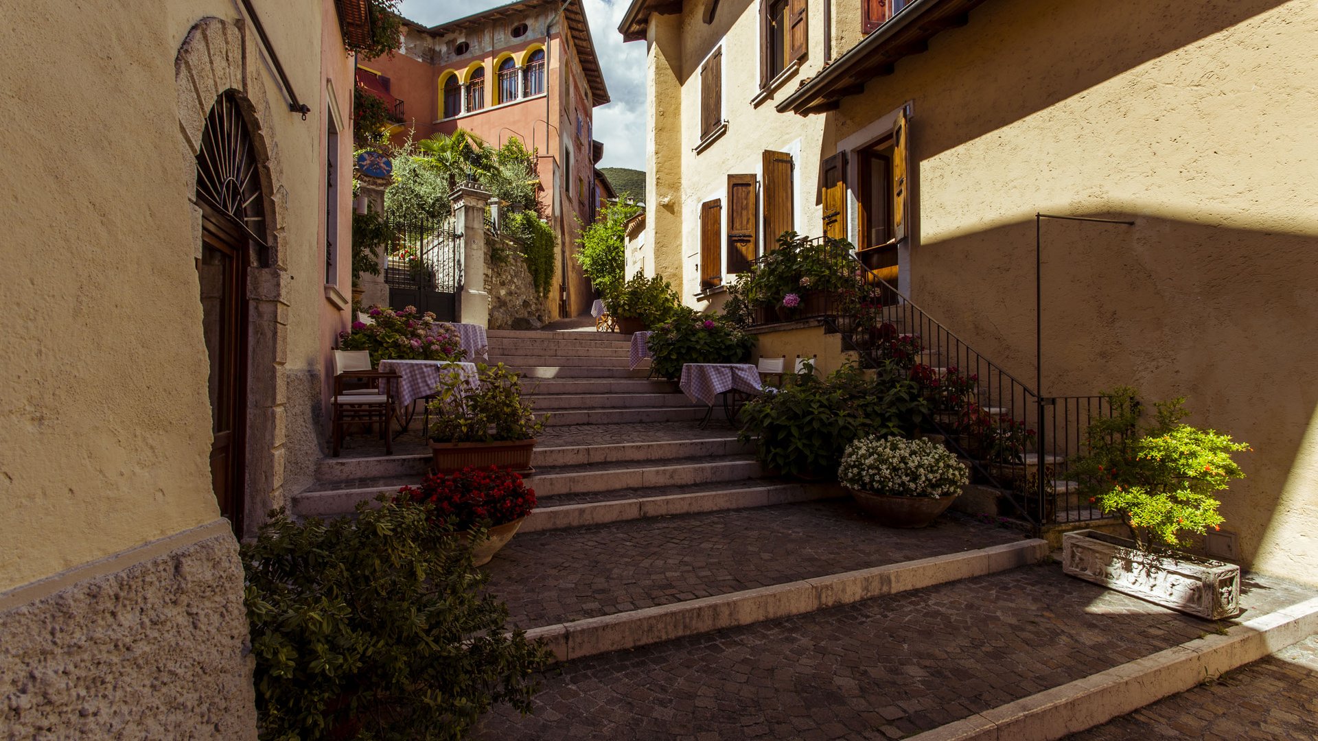 Restaurant recommendations around your hotel at Lake Garda Restaurant recommendations around your hotel at Lake Garda