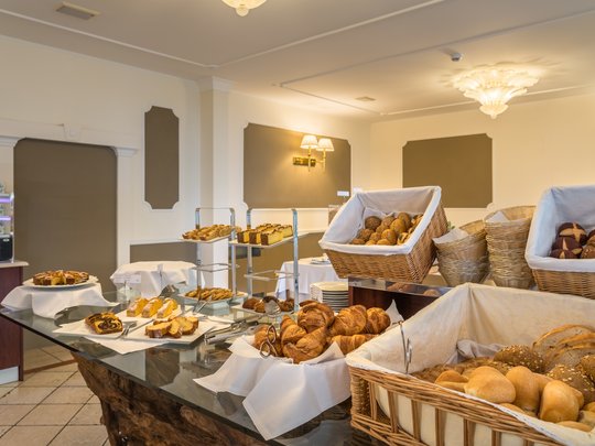 A charming bed and breakfast concept in Gardone Riviera A charming bed and breakfast concept in Gardone Riviera