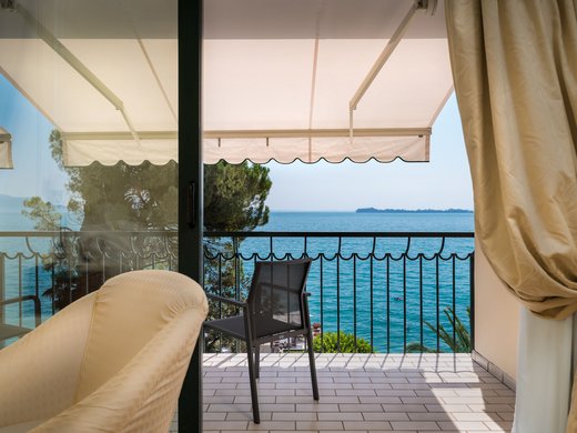 Villa Capri – Gardasee: ein Hotel am Strand Villa Capri – Gardasee: ein Hotel am Strand