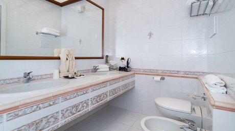 The prettiest pictures of Villa Capri and surroundings The prettiest pictures of Villa Capri and surroundings